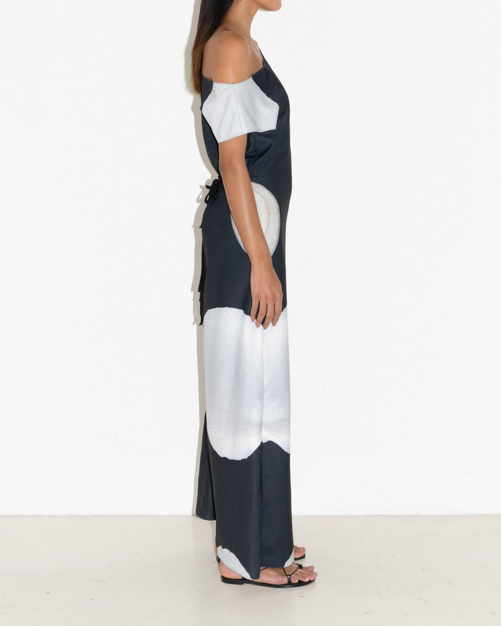 The Scallop Dress ( Pre-Order 5- 7 days)