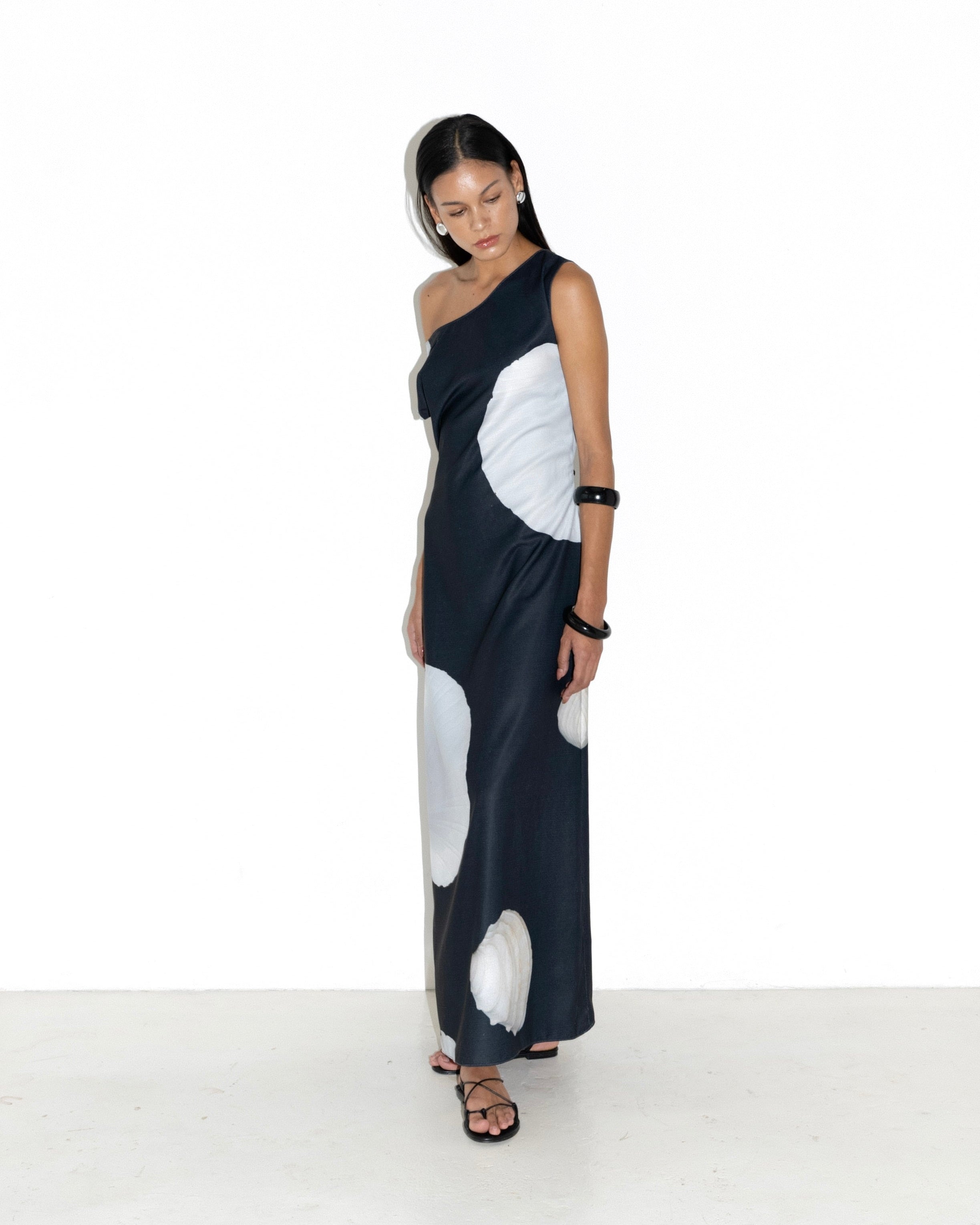 The Scallop Dress ( Pre-Order 5- 7 days)