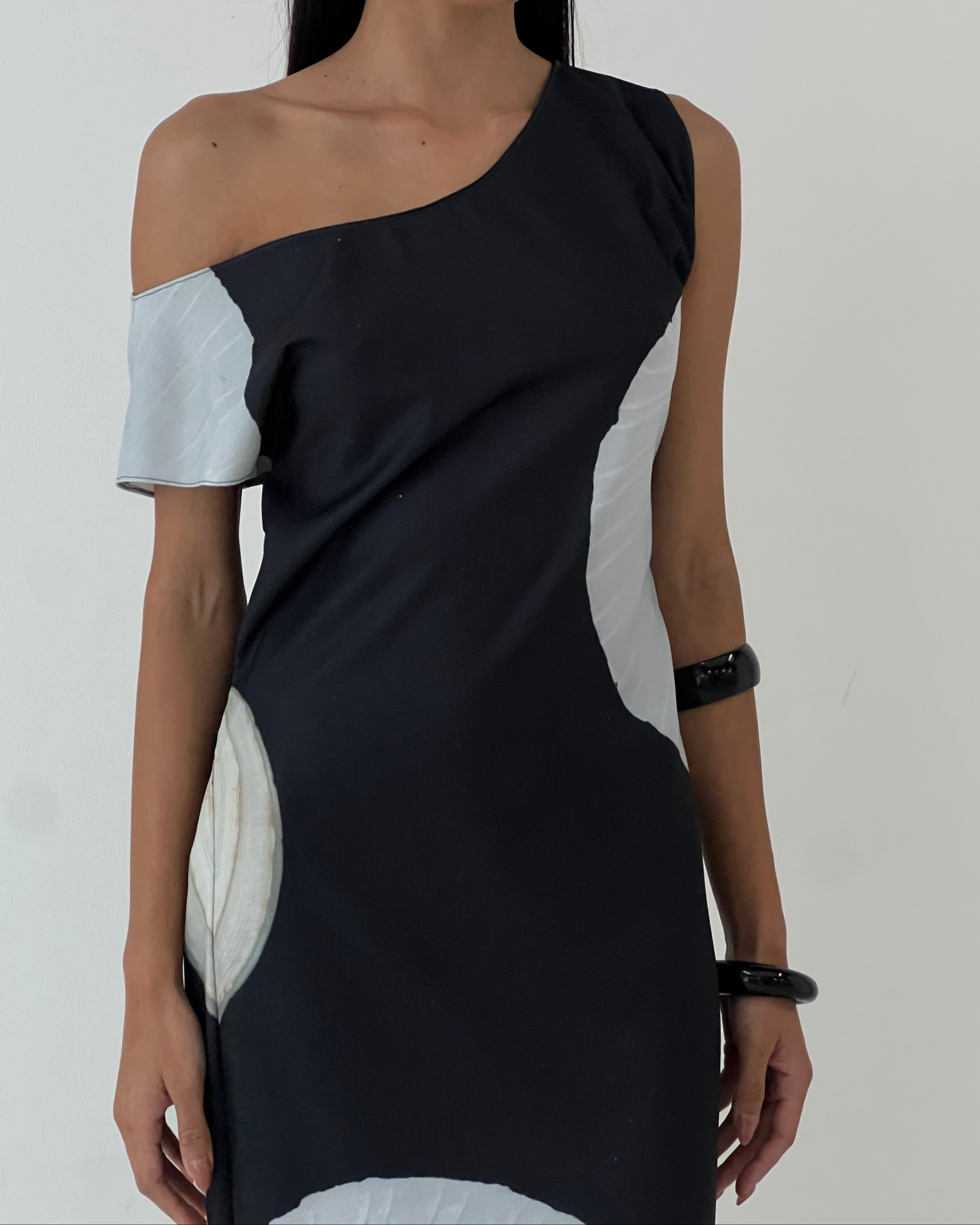 The Scallop Dress ( Pre-Order 5- 7 days)